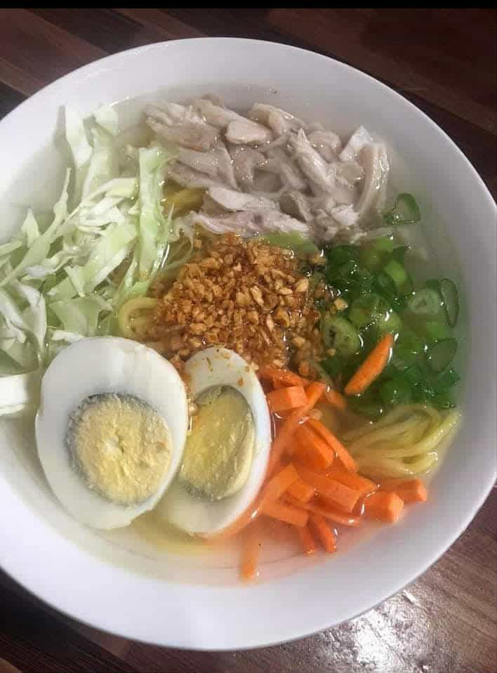 Chicken Mami with egg